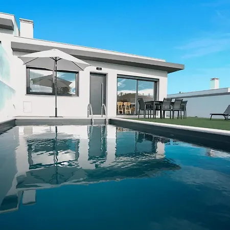 Queen - - Lourinha * Santa Barbara (Lisbon)