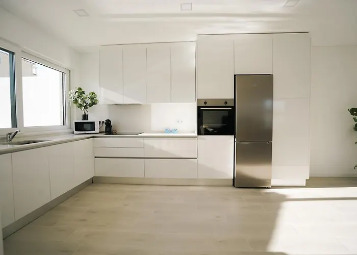 Queen - - Lourinha Villa