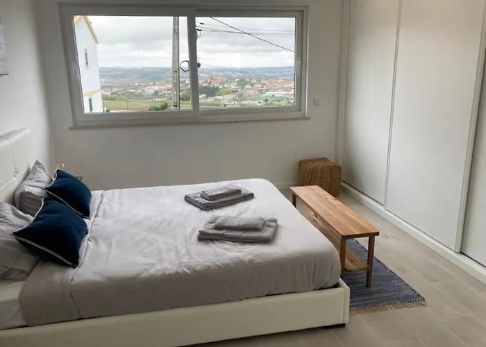 Villa Queen - - Lourinha *