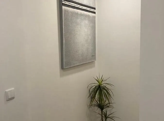 Queen - - Lourinha Villa Santa Barbara (Lisbon)