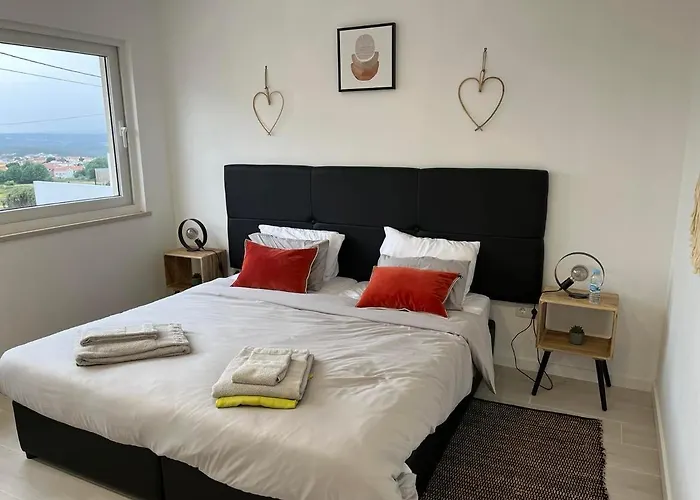 Villa Queen - - Lourinha *